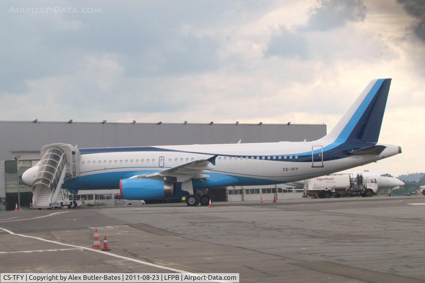 CS-TFY, 2002 Airbus A320-232 C/N 1868, 