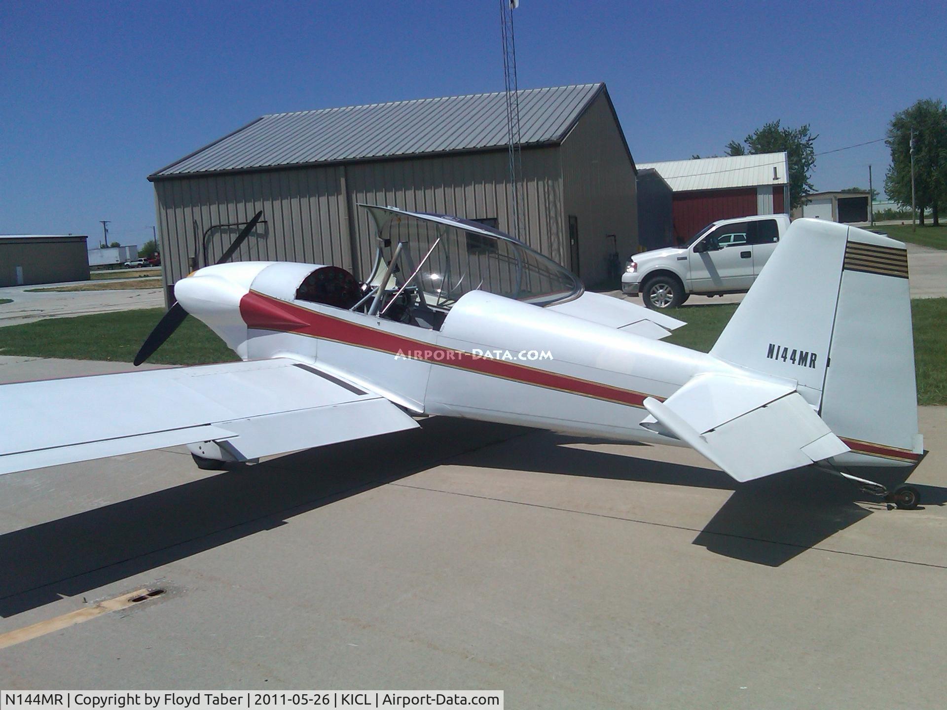 N144MR, 1983 Vans RV-4 C/N 195, In for passenger pickup