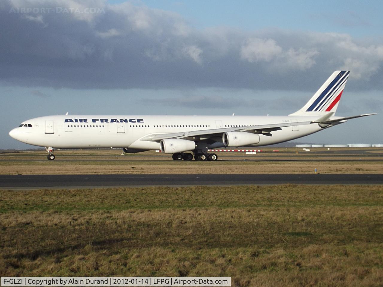 F-GLZI, 1995 Airbus A340-312 C/N 084, C30W21Y224 is the current cabin configuration.