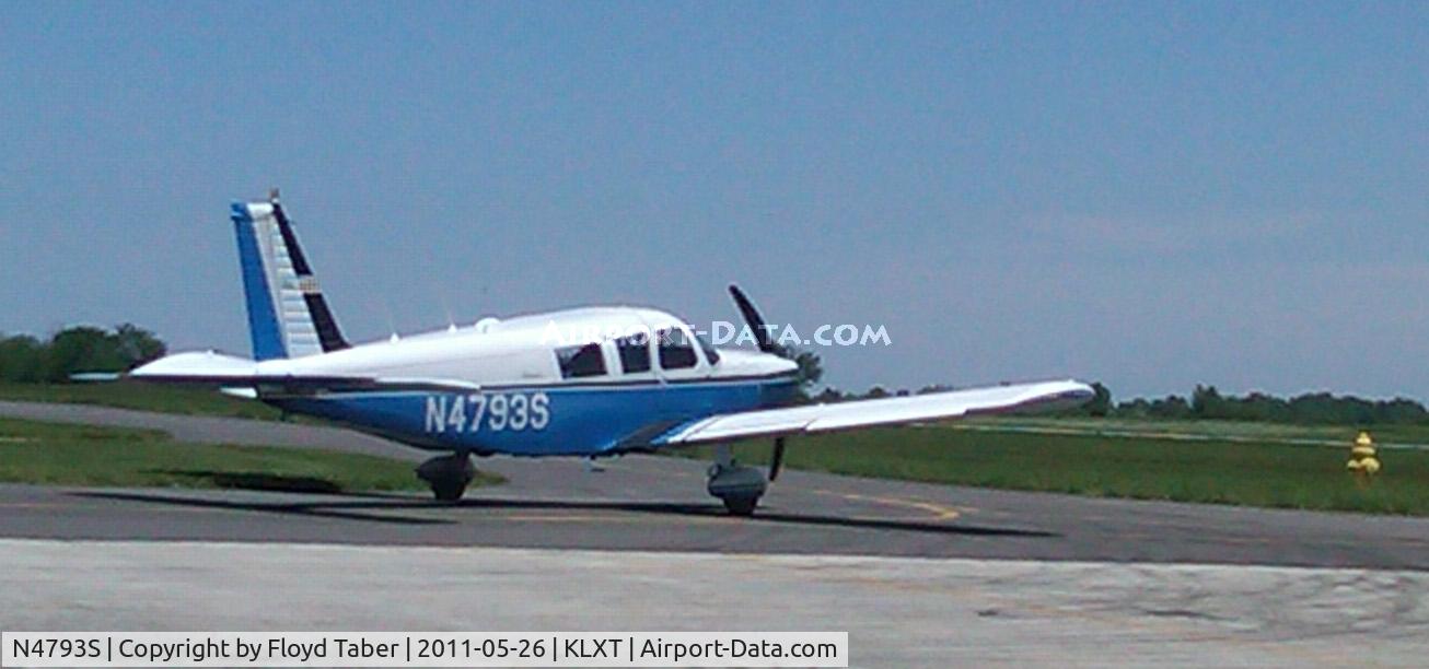 N4793S, 1969 Piper PA-32-260 Cherokee Six C/N 32-1180, Getting ready for a flight out of Lees Summitt