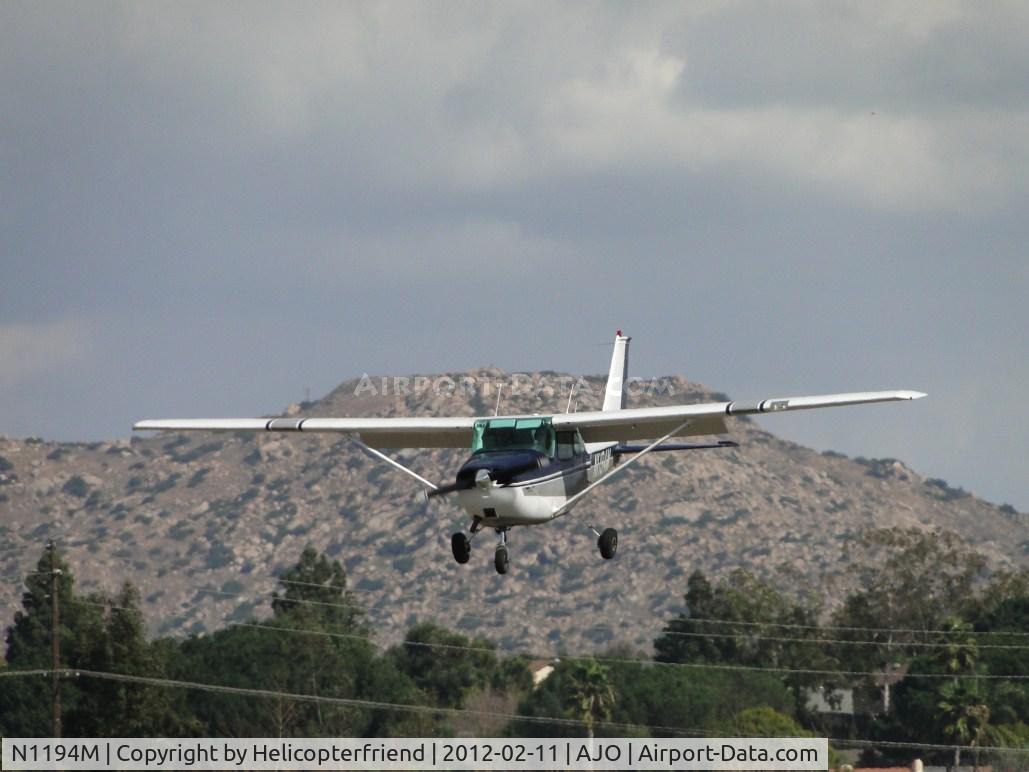 N1194M, 1969 Cessna 172K Skyhawk C/N 17258694, Nose down on final to 25