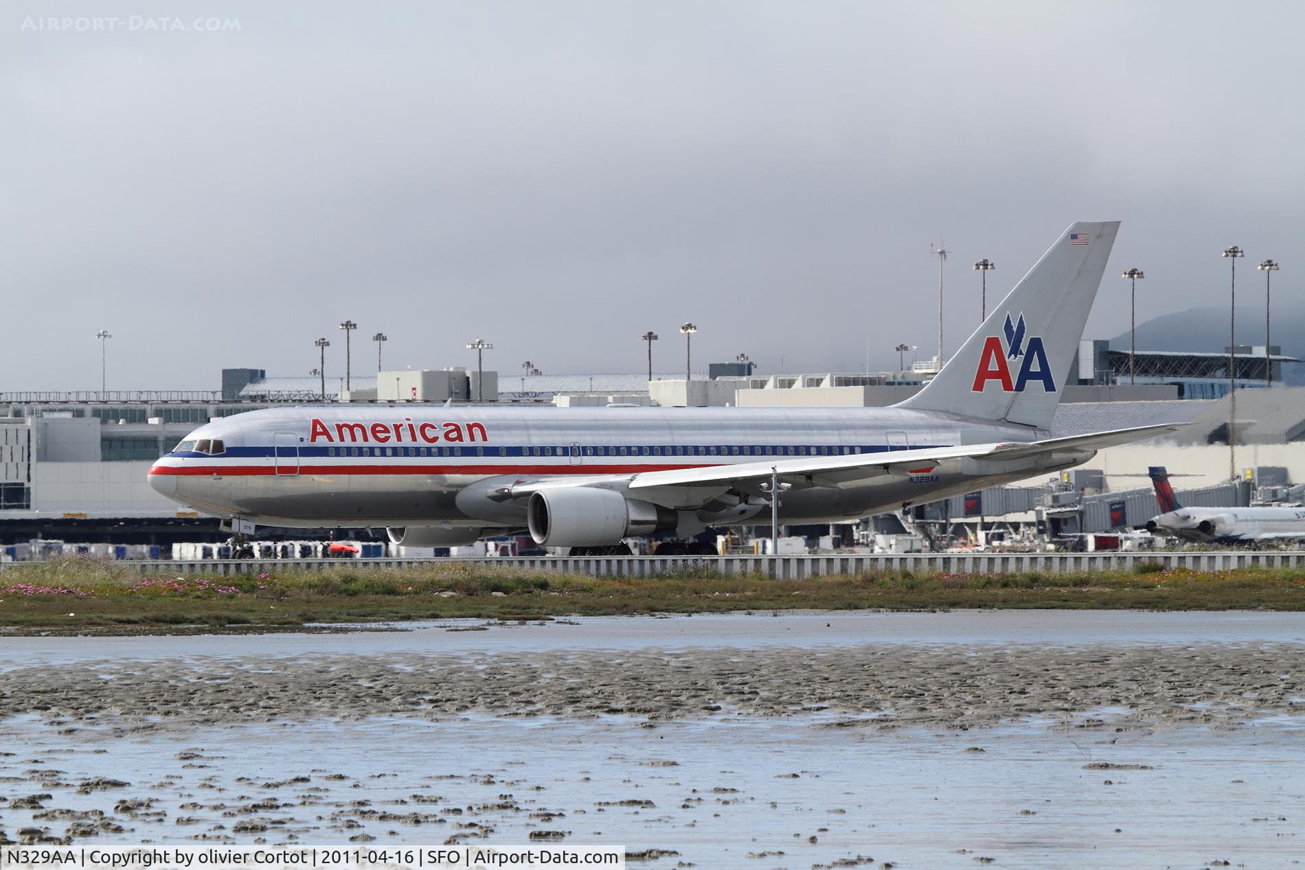 N329AA, 1987 Boeing 767-223 C/N 22329, taxiing at San Francisco