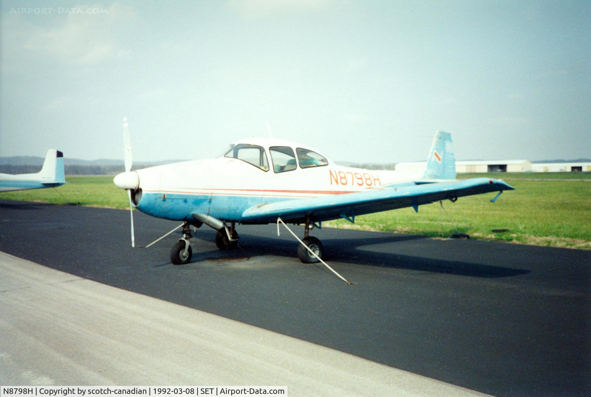 N8798H, 1947 North American NAVION C/N NAV-4-798, 1947 Ryan Navion N8798H at St. Charles County Smartt Airport, St. Charles, MO. In 1992 this airfield's FAA identifier was 3SZ.