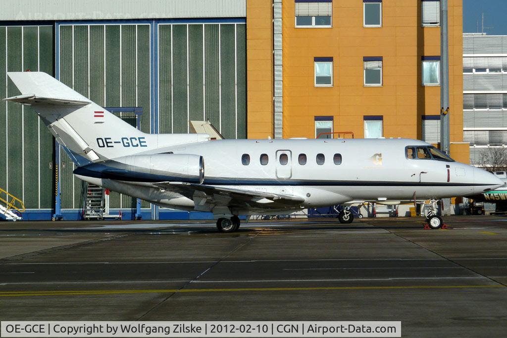 OE-GCE, 2001 Raytheon Hawker 800XP C/N 258536, visitor