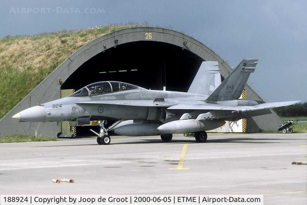 188924, McDonnell Douglas CF-188B Hornet C/N 0474/B083, deployment to Germany