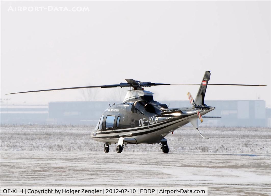 OE-XLH, Agusta A-109E Power C/N 11110, It´s been freezing all day.....