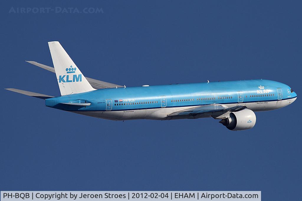 PH-BQB, 2003 Boeing 777-206/ER C/N 33712, rwy 09 departure