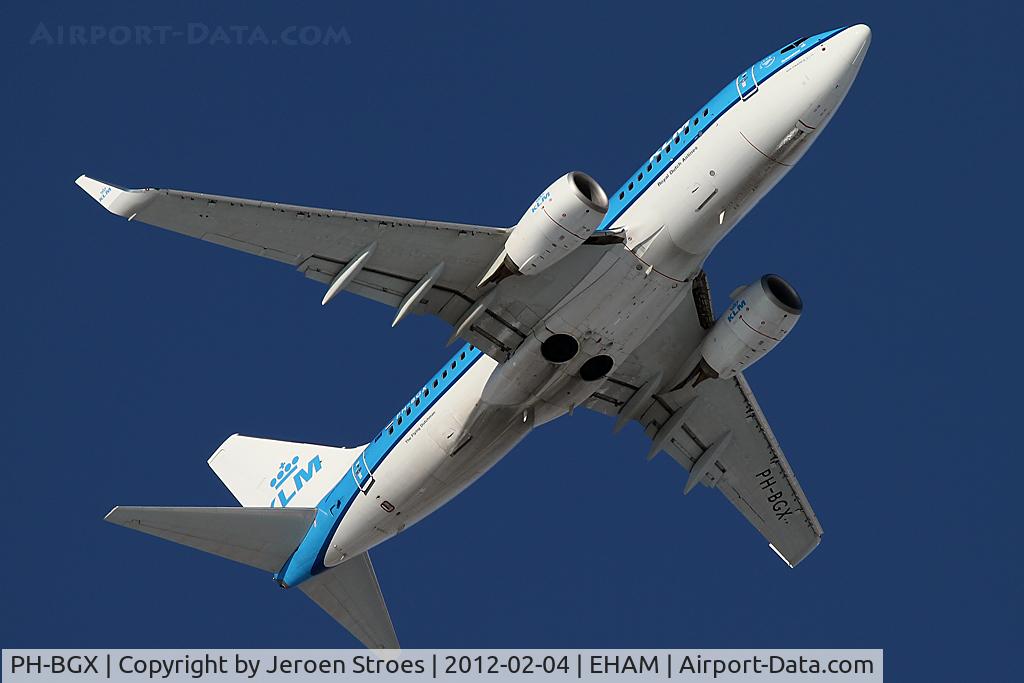 PH-BGX, 2011 Boeing 737-7K2 C/N 38635, rwy 09 departure