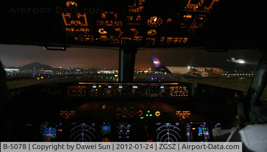 B-5078, 2003 Boeing 737-8Q8 C/N 30690, taxiing