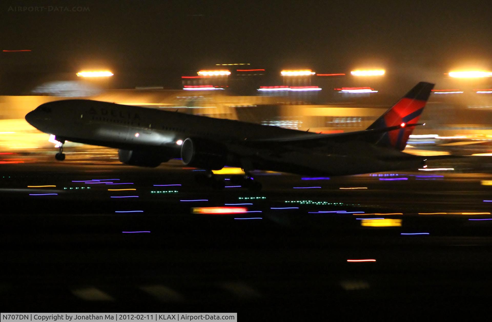 N707DN, 2009 Boeing 777-232/LR C/N 39091, Delta 17 departs LAX and off to SYD