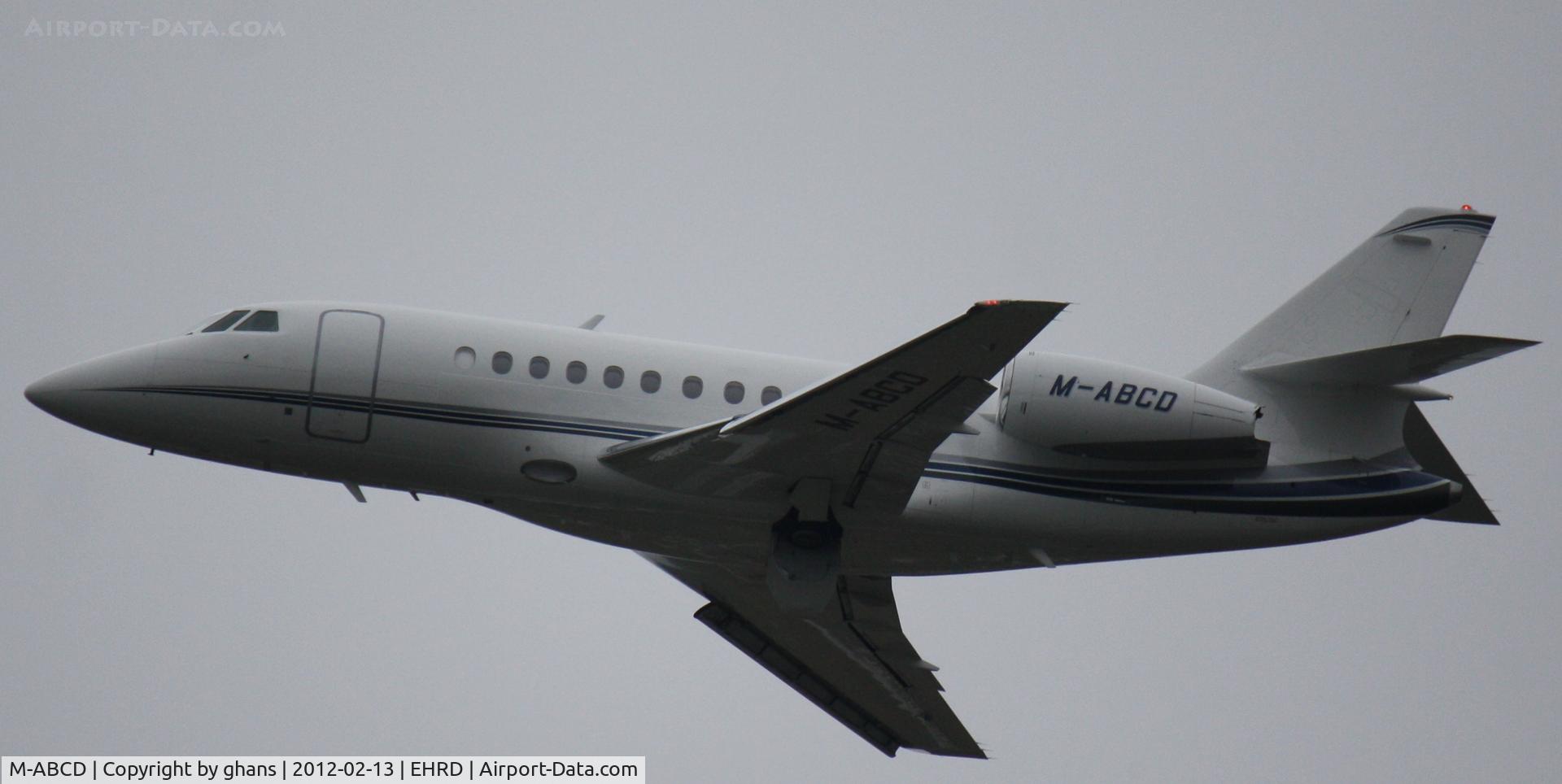 M-ABCD, 1999 Dassault Falcon 2000 C/N 98, Departing rw24
