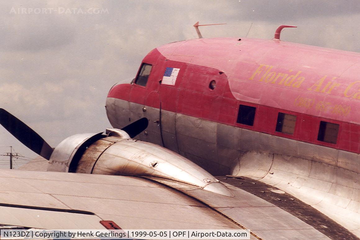 N123DZ, 1942 Douglas DC3C-S1C3G (C-47A) C/N 12004, Florida Air Cargo , Opa Locka