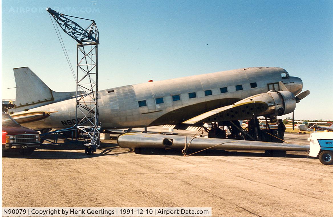 N90079, 1942 Douglas C-53 Skytrooper (DC-3) C/N 7392, Hill Air Company. Photo taken , most probably , at Ft.Lauderdale