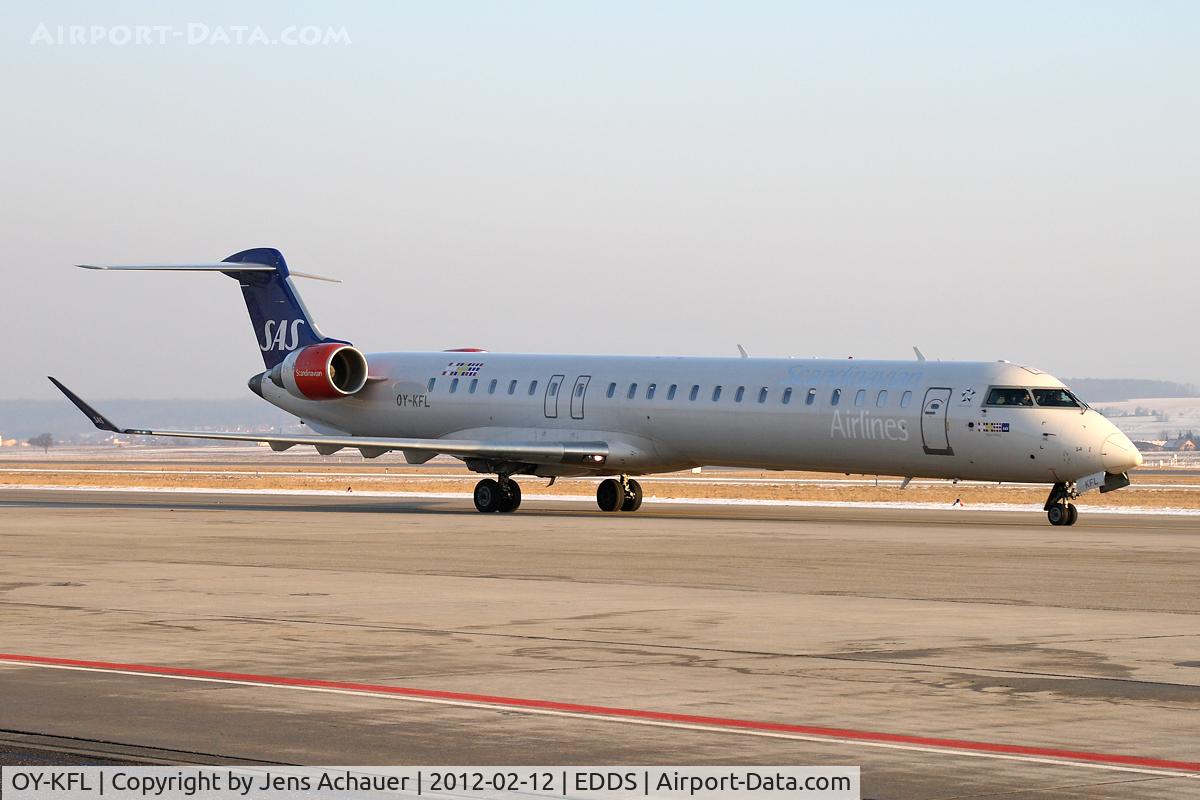 OY-KFL, 2009 Bombardier CRJ-900 NG (CL-600-2D24) C/N 15246, Taxing to gate