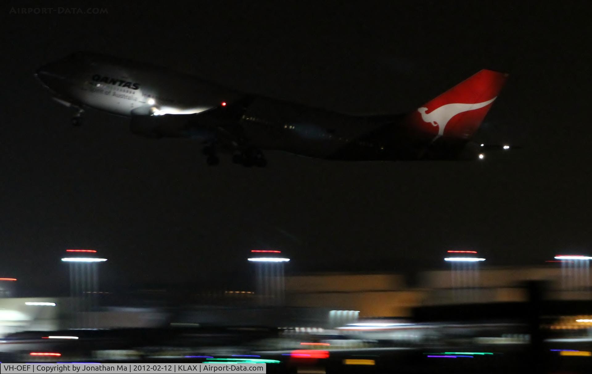 VH-OEF, 2002 Boeing 747-438/ER C/N 32910, VH-OEF takes off at 1212AM