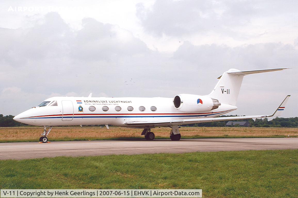 V-11, Gulfstream Aerospace G-IV C/N 1009, RNLAF Open house at Volkel AFB.

New titles in Dutch and in small letters in English