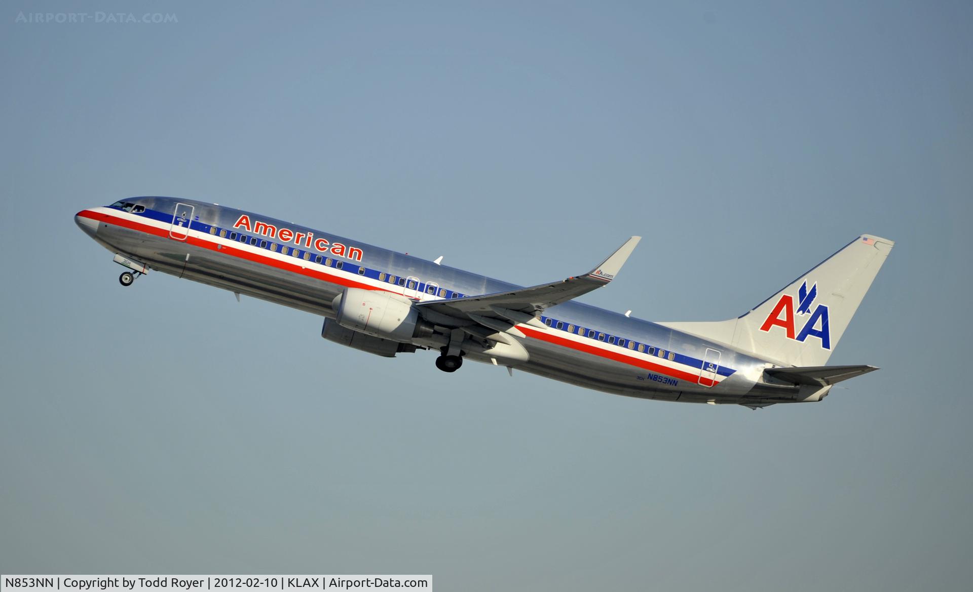 N853NN, 2010 Boeing 737-823 C/N 31105, Departing LAX on 25R