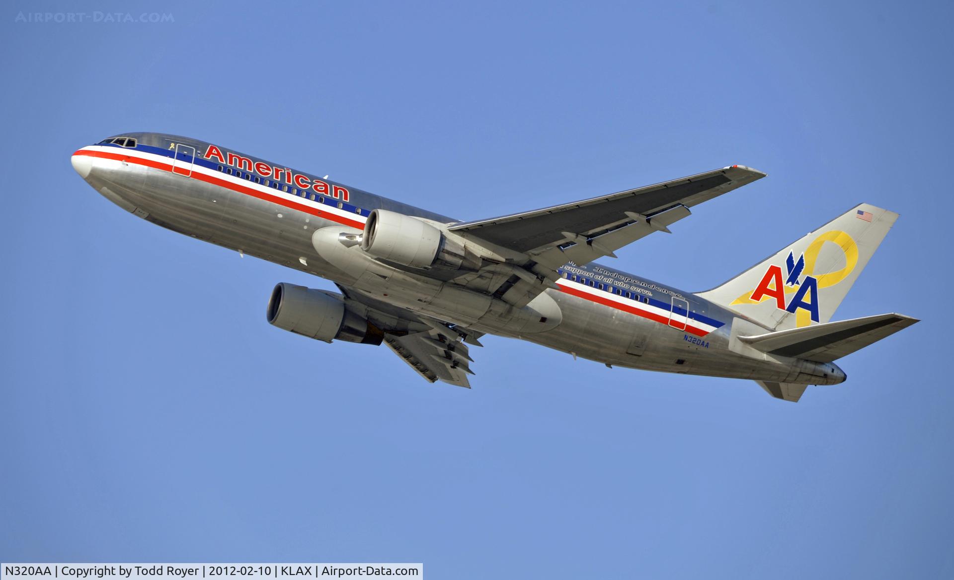 N320AA, 1985 Boeing 767-223 C/N 22321, Departing LAX on 25R