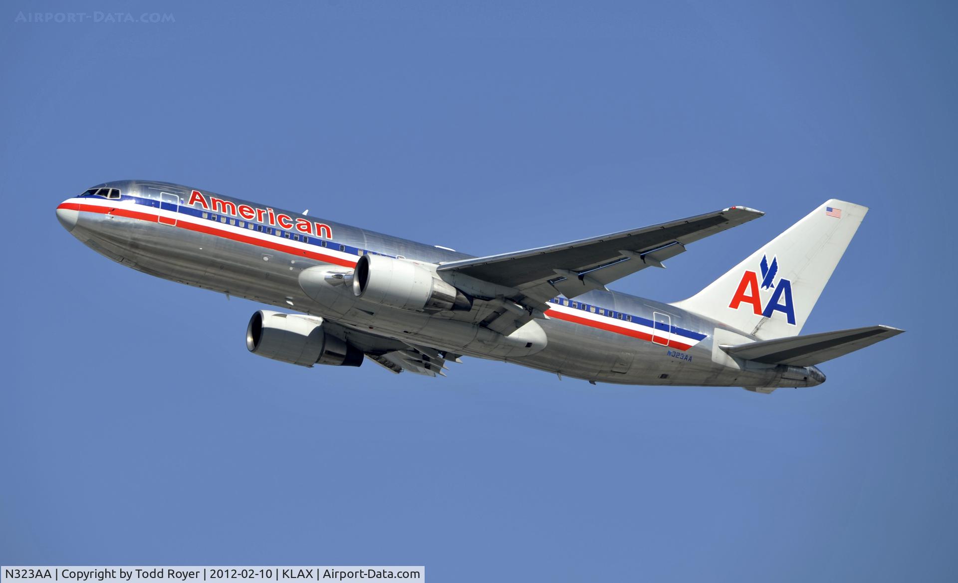 N323AA, Boeing 767-223 C/N 22324, Departing LAX on 25R