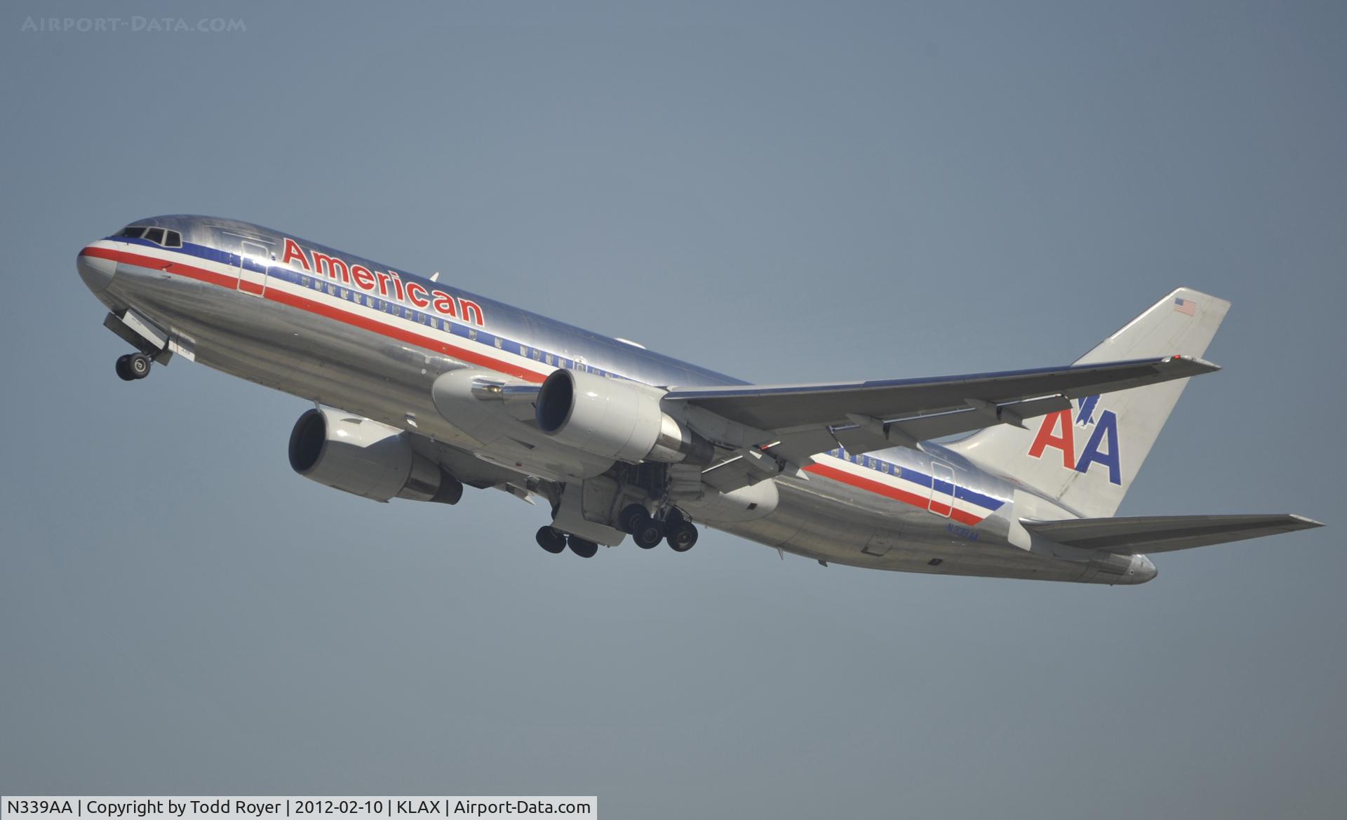 N339AA, 1988 Boeing 767-223 C/N 22336, Departing LAX