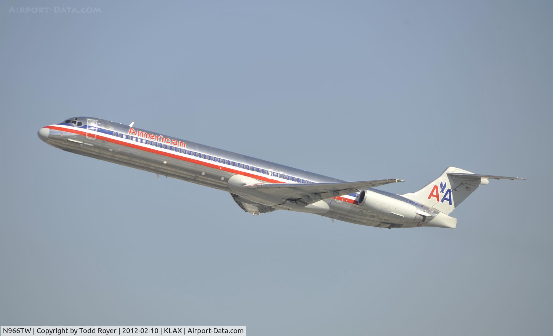 N966TW, 1999 McDonnell Douglas MD-83 (DC-9-83) C/N 53616, Departing LAX on 25R
