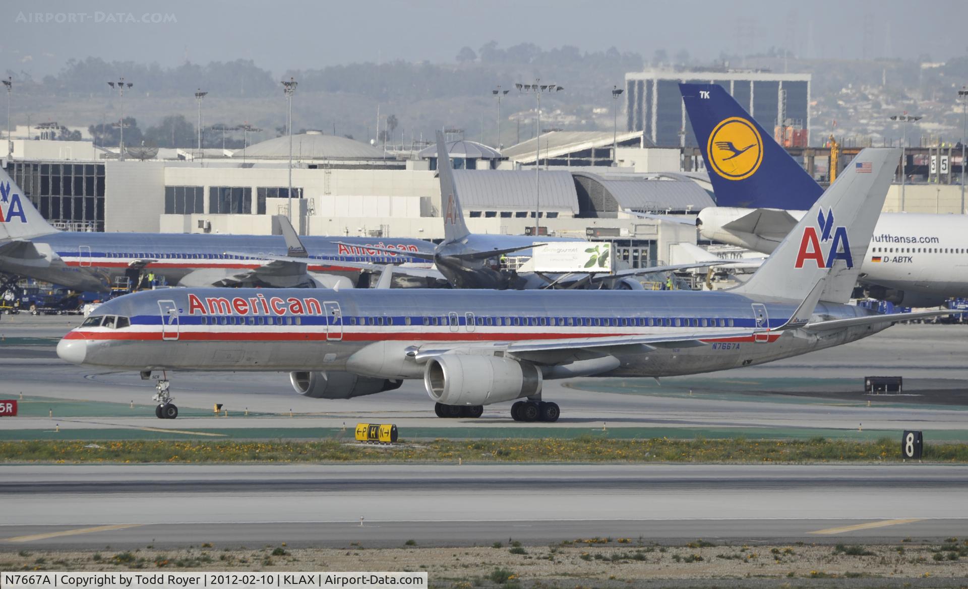N7667A, 1992 Boeing 757-223 C/N 25301, Just arrived at LAX on 25L