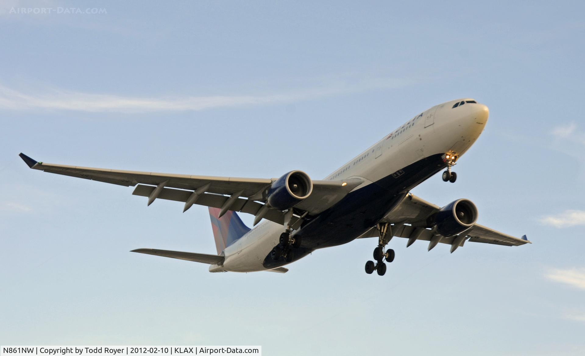 N861NW, 2006 Airbus A330-223 C/N 0796, Arriving at LAX on 24R