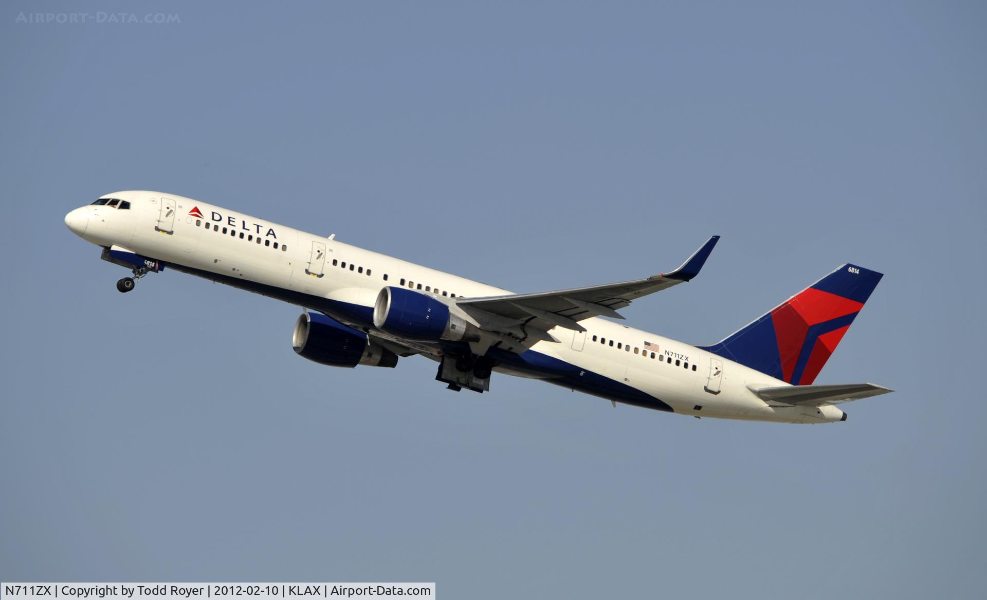 N711ZX, 1997 Boeing 757-231 C/N 28481, Departing LAX in 25R