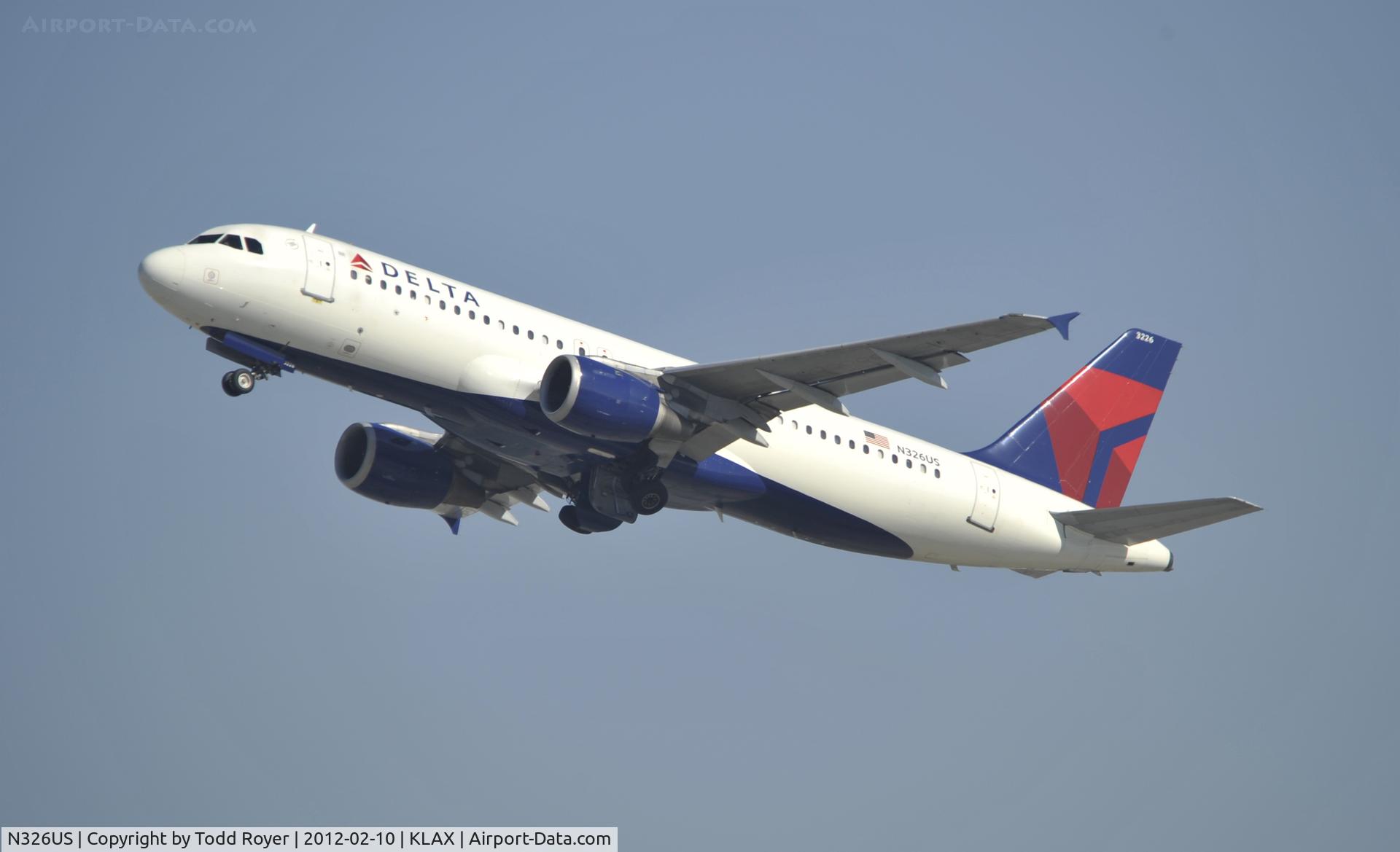 N326US, 1992 Airbus A320-211 C/N 282, Departing LAX on 25R