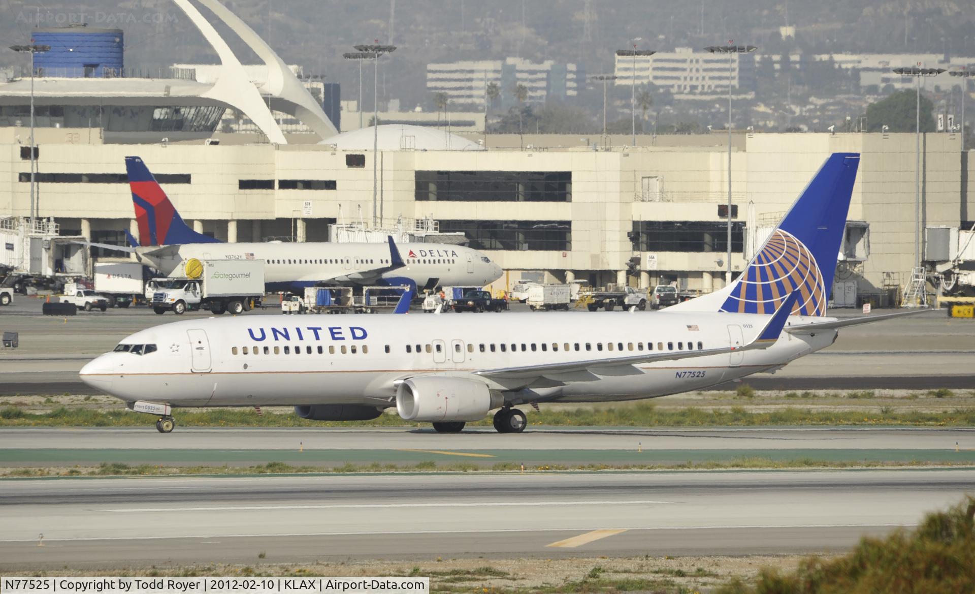 N77525, 2010 Boeing 737-824 C/N 31659, Just arrived at LAX on 25L
