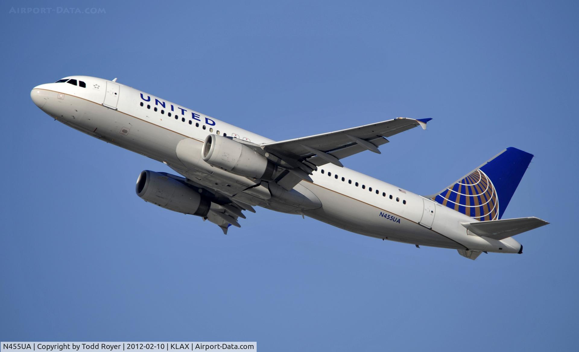 N455UA, 1999 Airbus A320-232 C/N 1105, Departing LAX on 25R