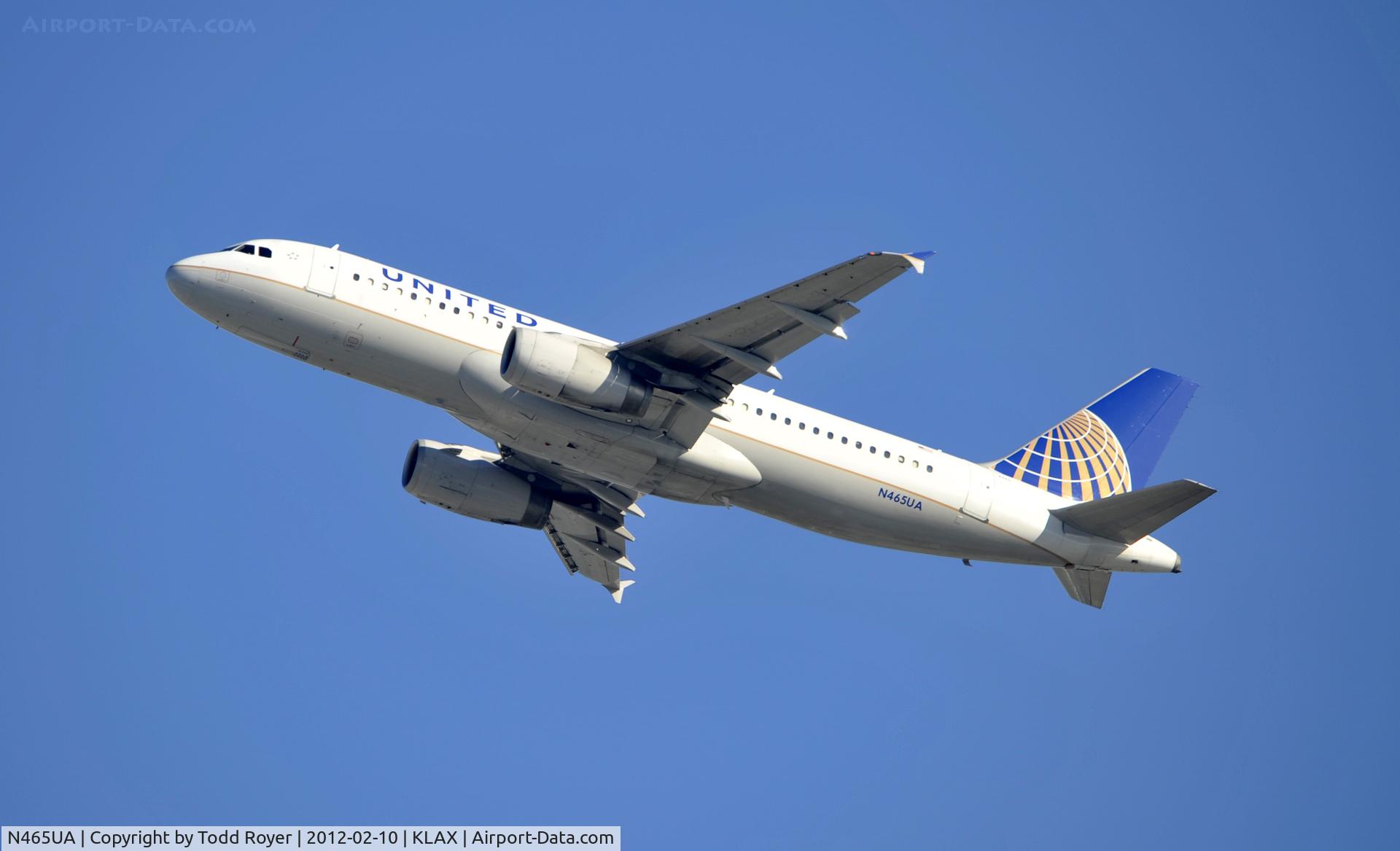 N465UA, 2000 Airbus A320-232 C/N 1341, Departing LAX on 25R