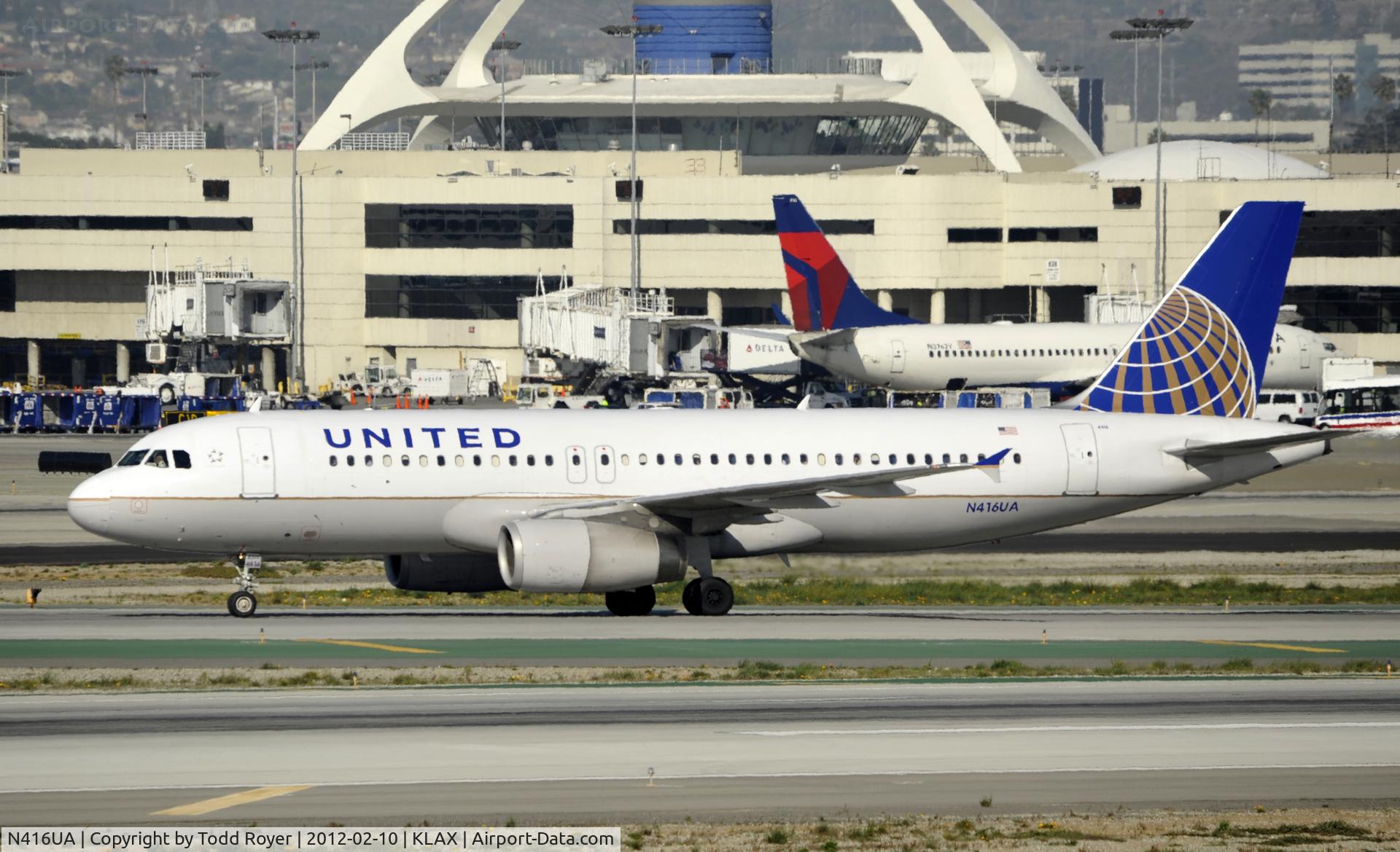 N416UA, 1994 Airbus A320-232 C/N 479, Just arrived at LAX on 25L