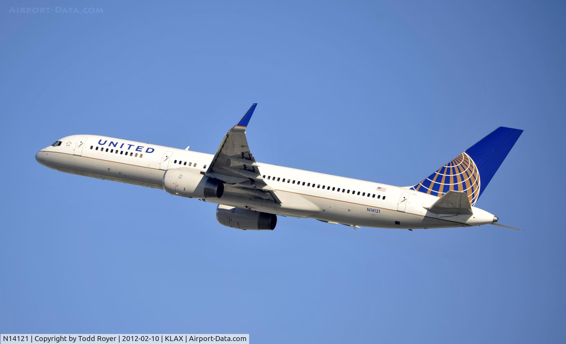 N14121, 1997 Boeing 757-224 C/N 27563, Departing LAX on 25R