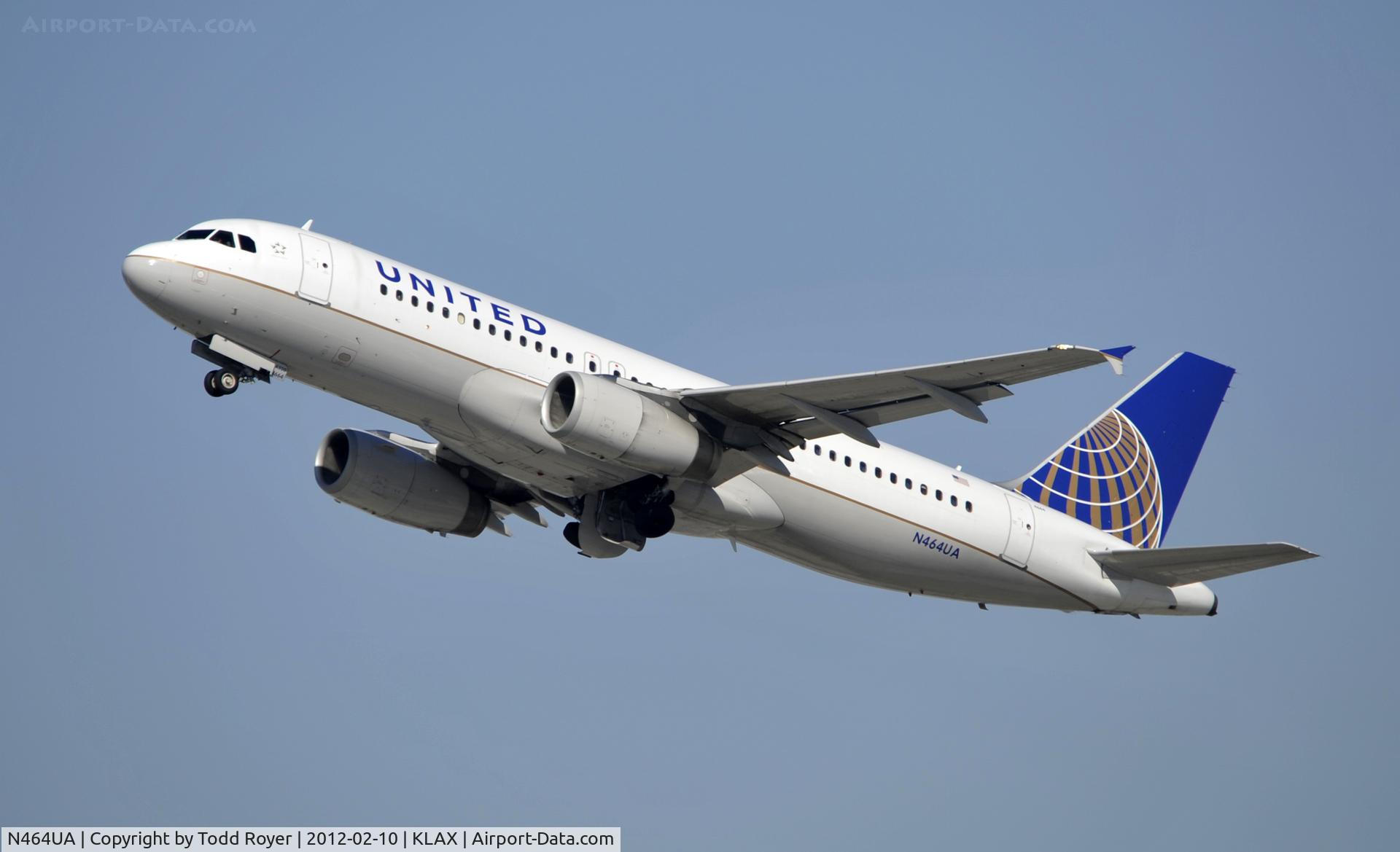 N464UA, 2000 Airbus A320-232 C/N 1290, Departing LAX on 25R