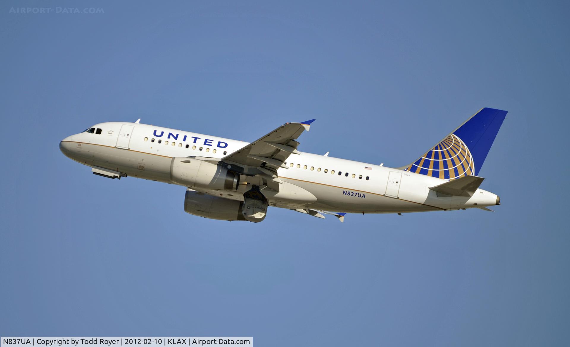 N837UA, 2001 Airbus A319-131 C/N 1474, Deaprting LAX on 25R