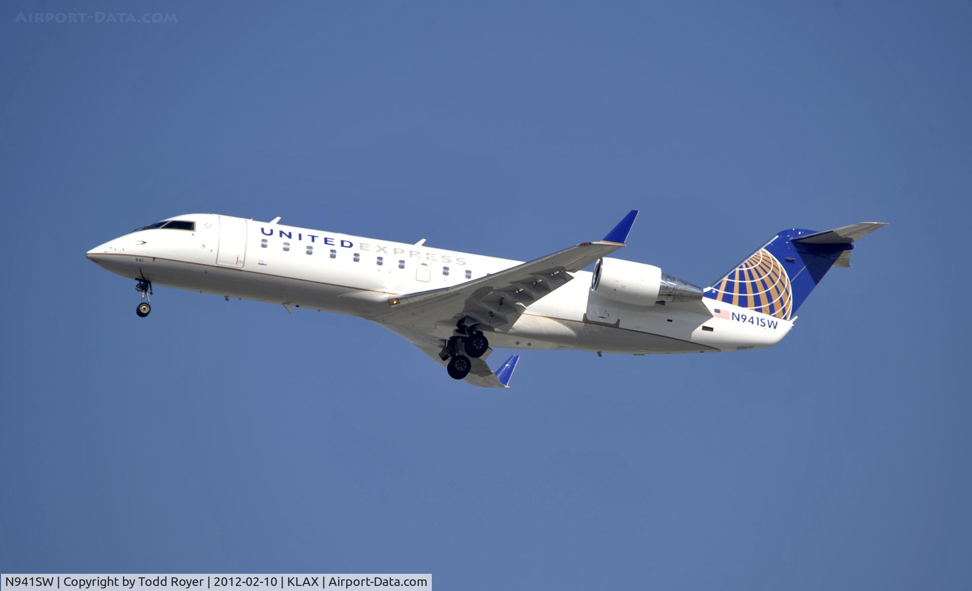 N941SW, 2003 Bombardier CRJ-200LR (CL-600-2B19) C/N 7750, Departing LAX on 25R