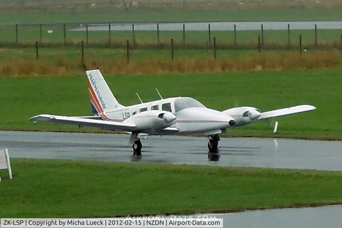 ZK-LSP, Piper PA-34-220T C/N 34-48022, At Dunedin