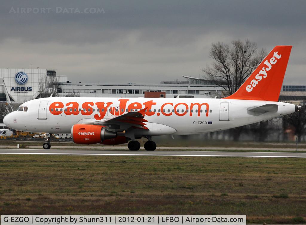 G-EZGO, 2011 Airbus A319-111 C/N 4785, Ready for take off rwy 32R