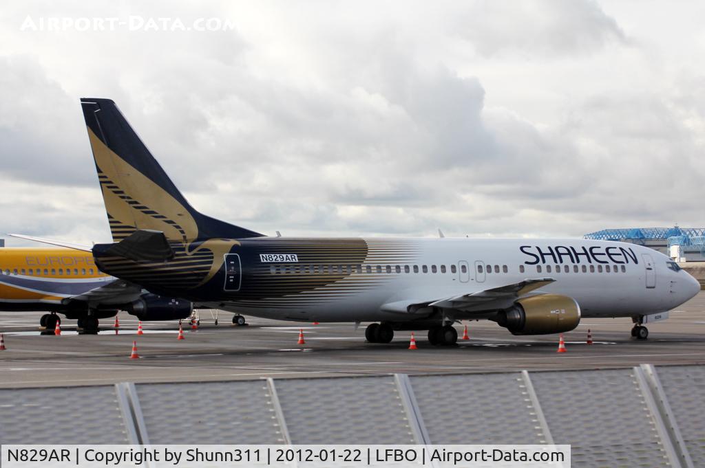 N829AR, Boeing 737-4H6 C/N 26460, Stand on old terminal on a ferry flight to Pakistan...