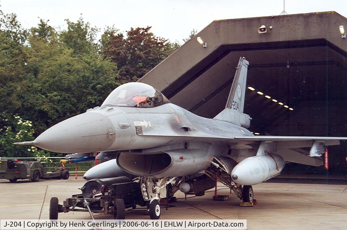 J-204, Fokker F-16AM Fighting Falcon C/N 6D-111, Dutch AF Open House , Leeuwarden AFB , 16 jun 06