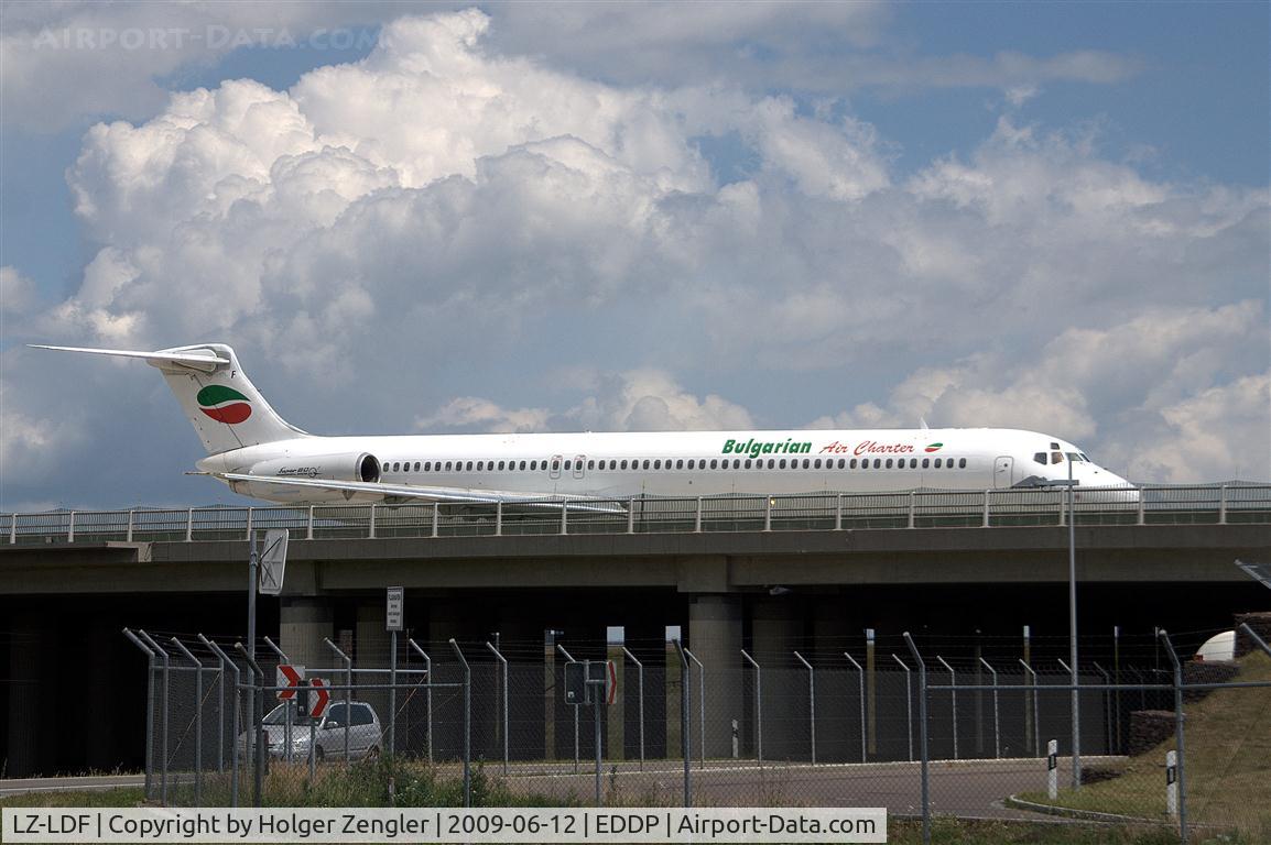 LZ-LDF, 1986 McDonnell Douglas MD-82 (DC-9-82) C/N 49219, Taxiing from rwy 26R to western aprons......