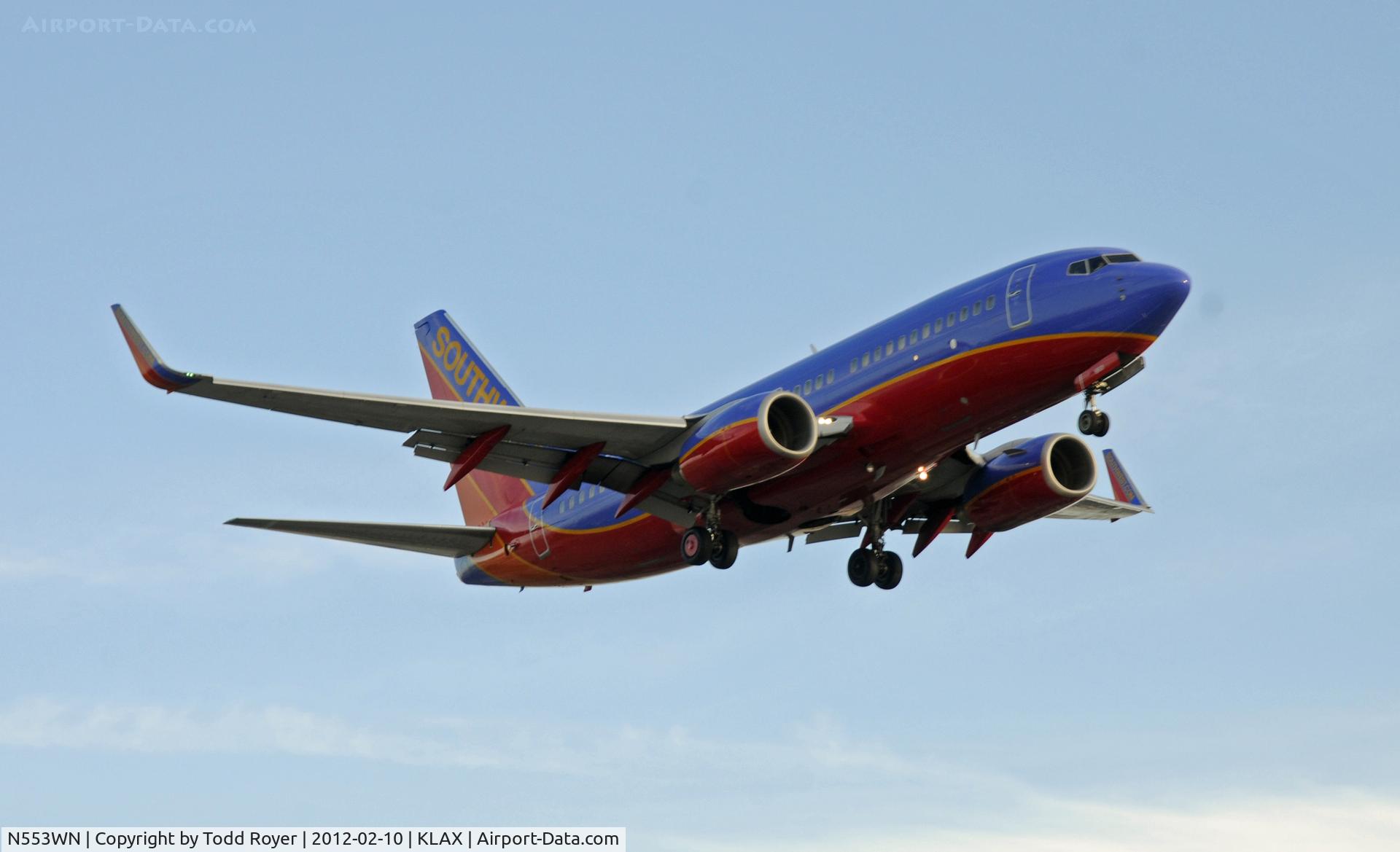N553WN, 2002 Boeing 737-7BX C/N 30745, Arriving on 24R
