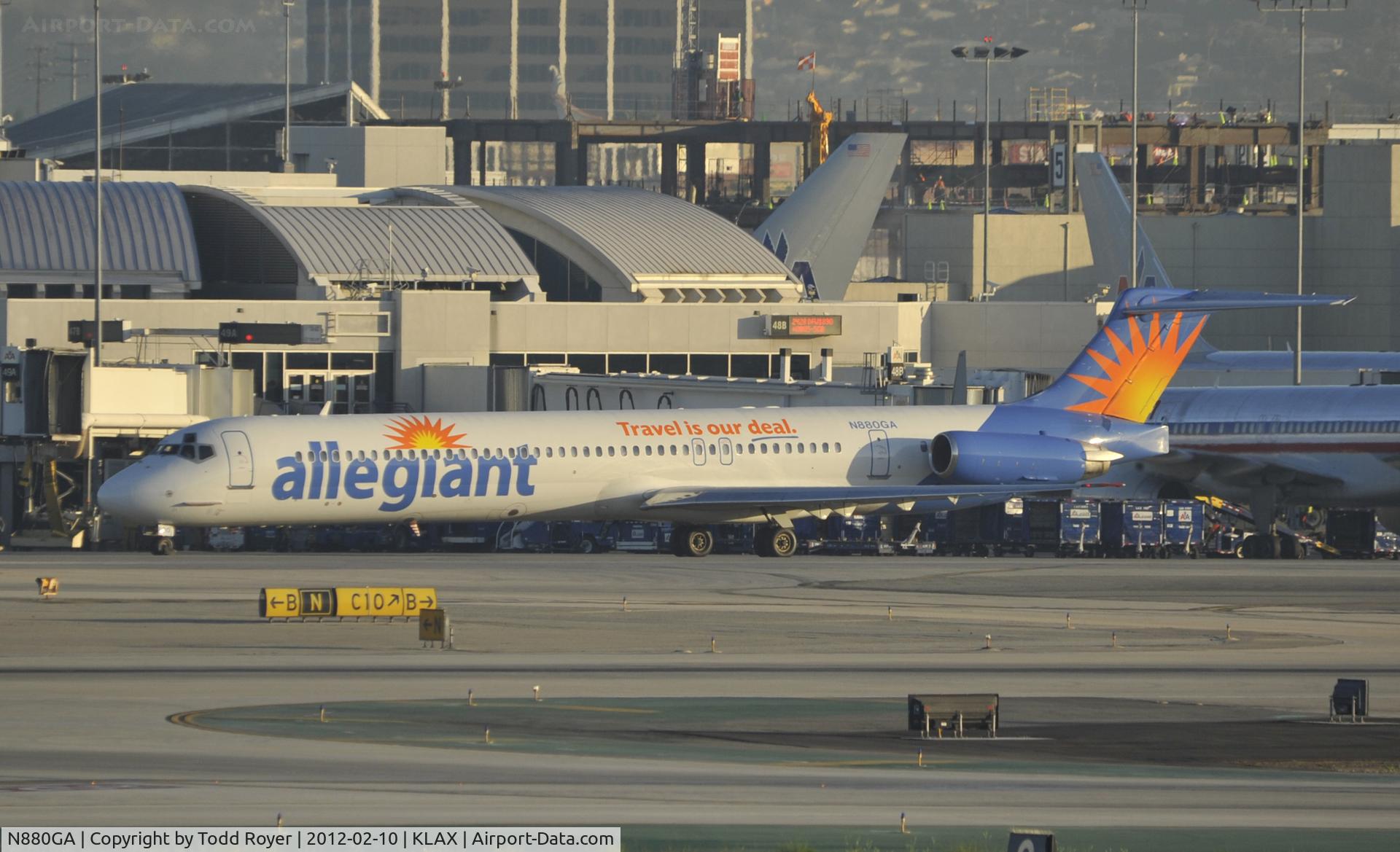 N880GA, 1991 McDonnell Douglas MD-83 (DC-9-83) C/N 49625, Taxi for departure