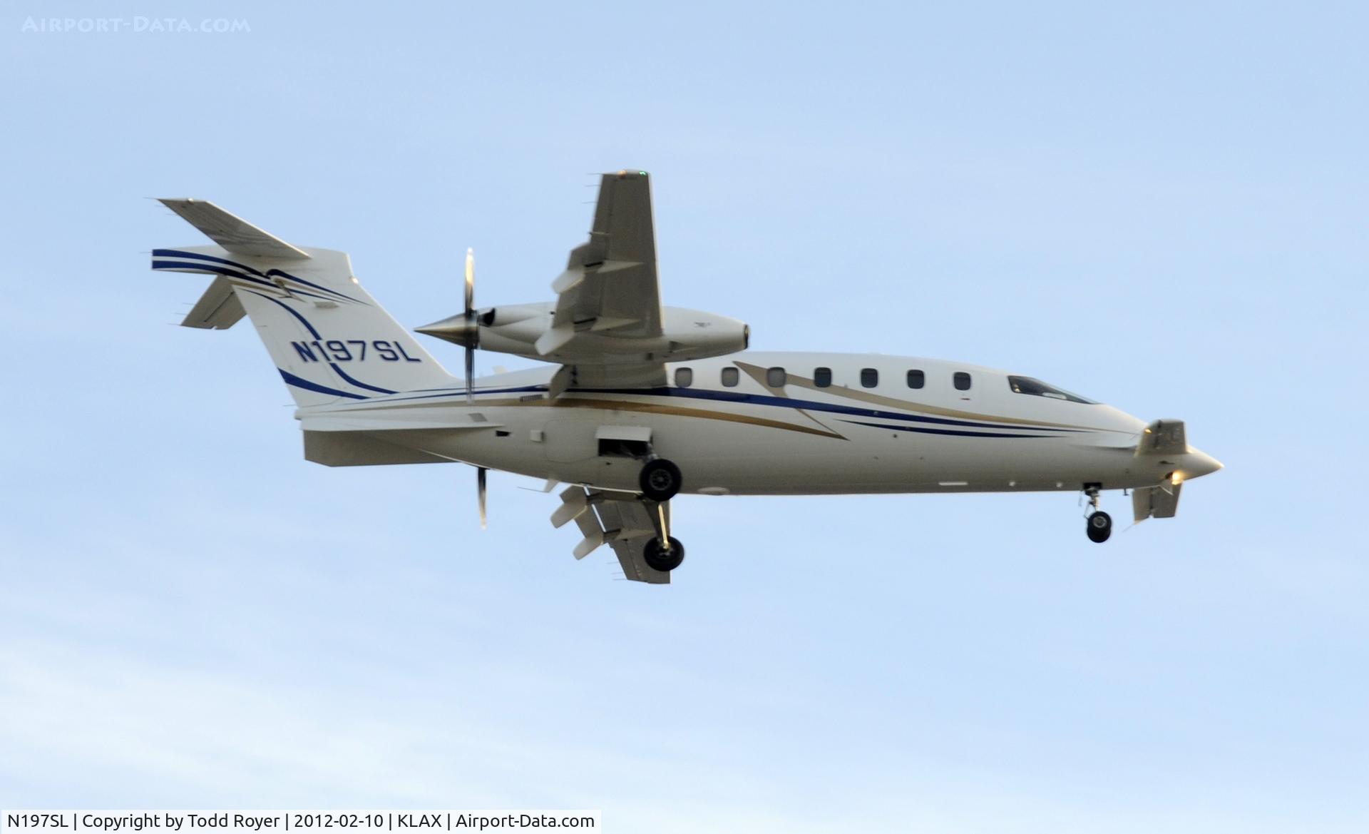 N197SL, Piaggio P-180 C/N 1215, Arriving on 24R