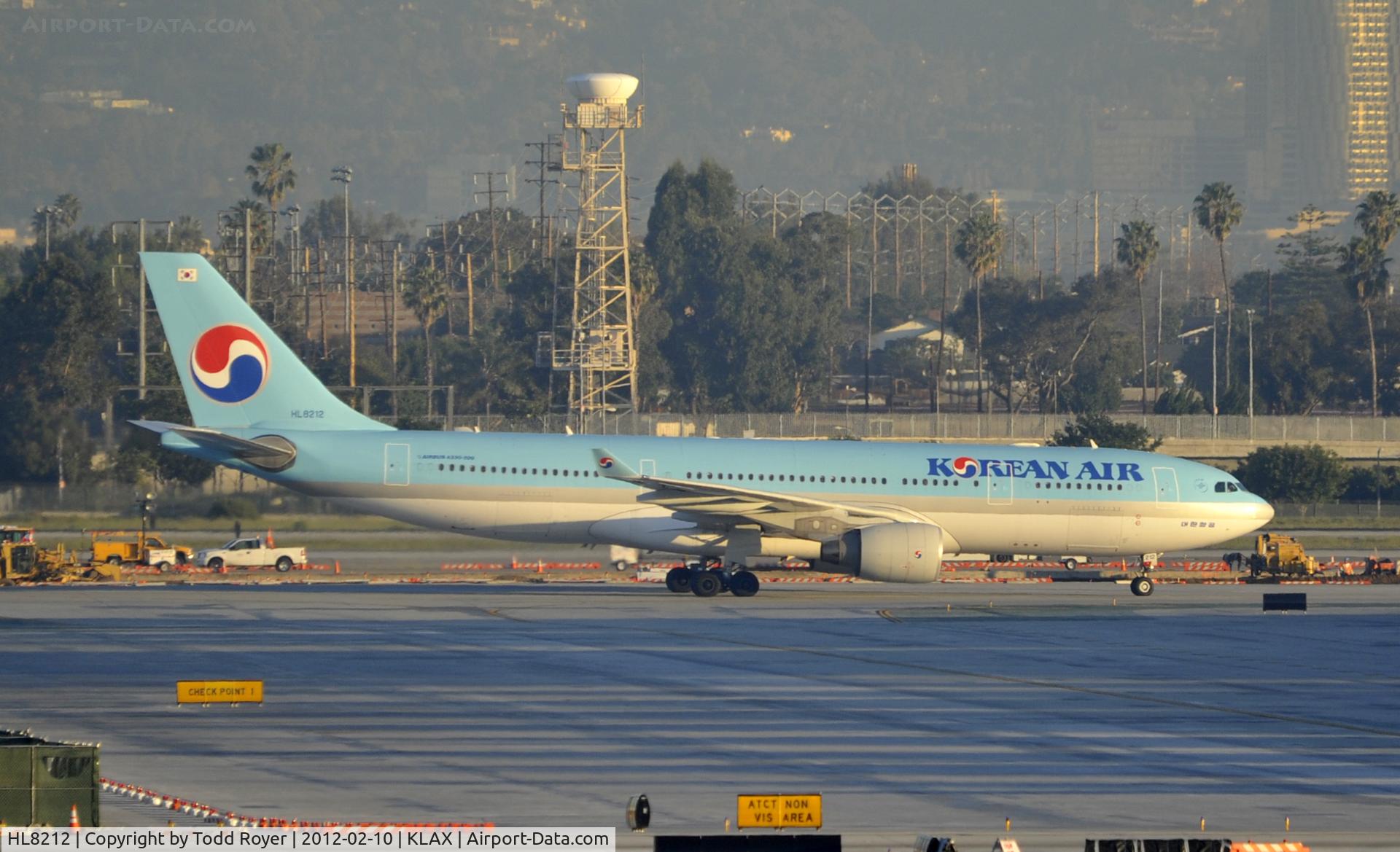 HL8212, 2010 Airbus A330-223 C/N 1155, Taxiing to gate