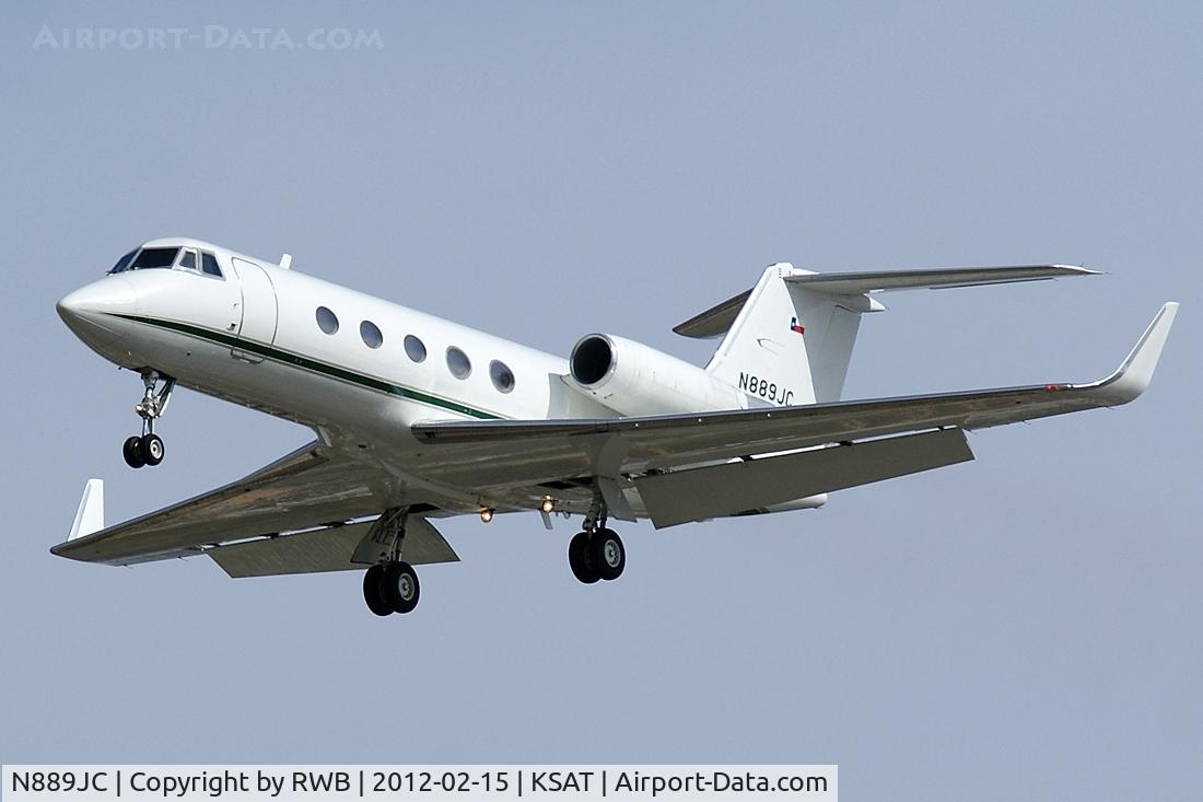 N889JC, 1975 Grumman G-1159 Gulfstream II C/N 158, On approach 30L