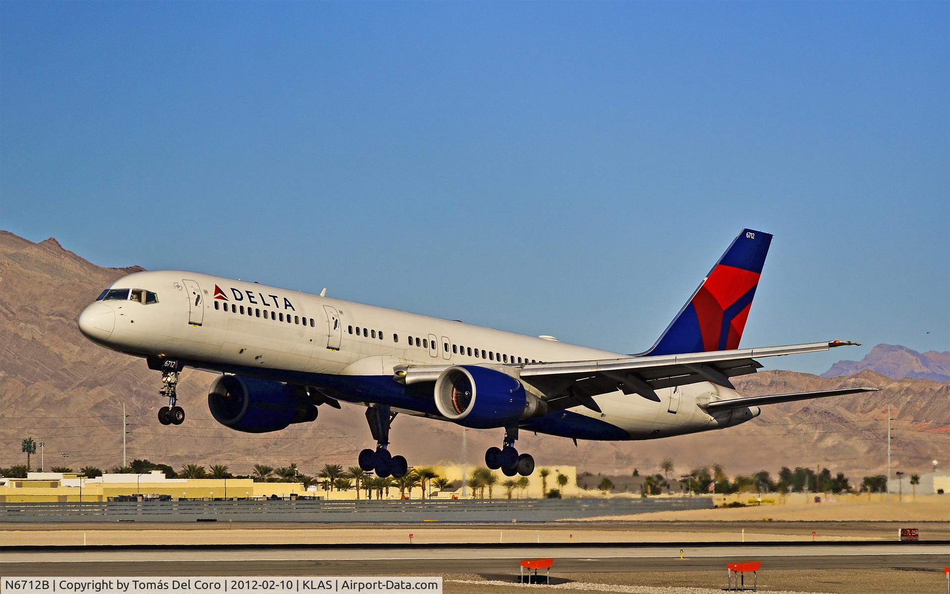 N6712B, 2000 Boeing 757-232 C/N 30484, N6712B Delta Air Lines Boeing 757-232 (cn 30484/942)

- Las Vegas - McCarran International (LAS / KLAS)
USA - Nevada, February 10, 2012
Photo: Tomás Del Coro