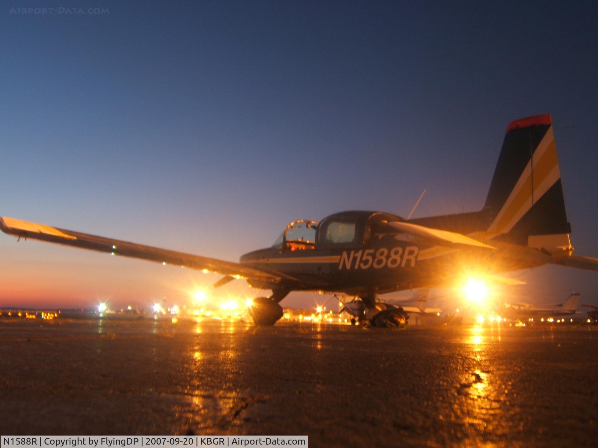 N1588R, 1975 Grumman American AA-5B Tiger C/N AA5B-0088, Evening pre-flight