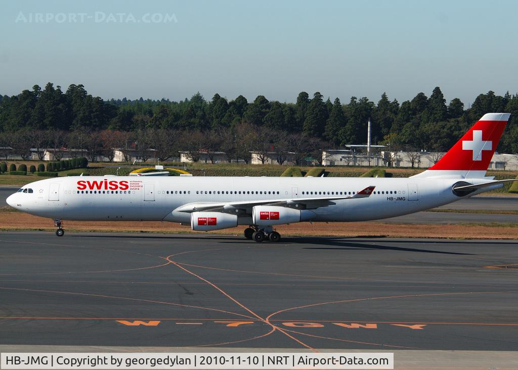 HB-JMG, 2003 Airbus A340-313 C/N 562, taxiing to the gate. I took that plane on the way back to ZRH later.